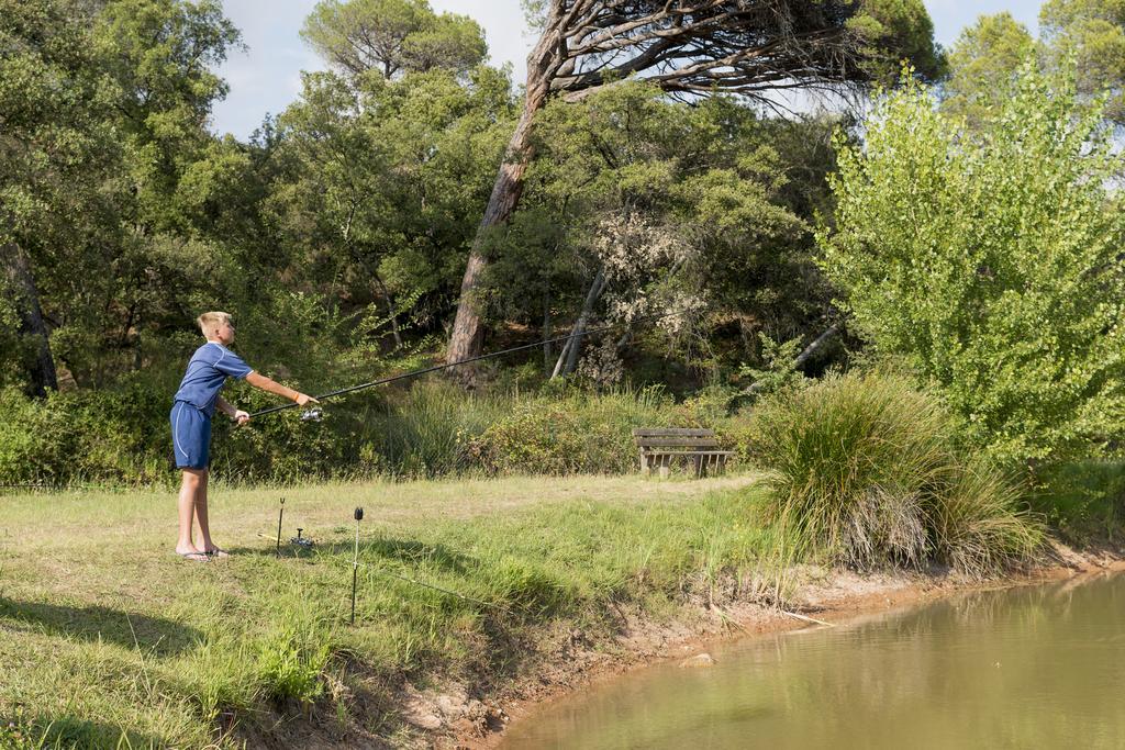 Camping Rcn Domaine De La Noguiere Ле-Мюи Экстерьер фото